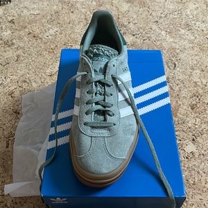 Adidas Women’s gymnastics platform green sneakers. Size 6.5 Women’s US. NEW!